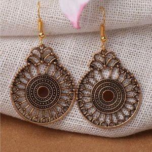 🌸 3 for $12 Hollow Out Drop Earrings
